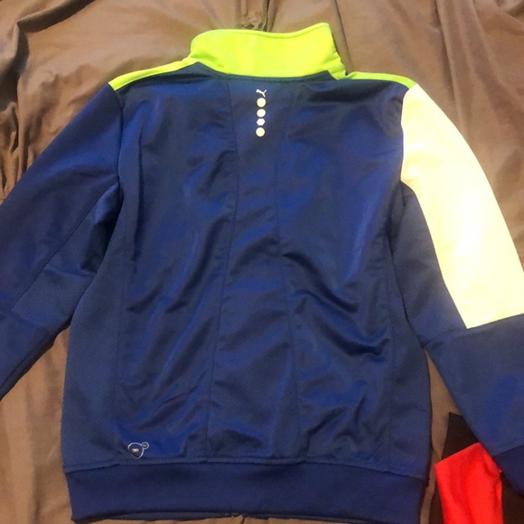 Boys Puma jacket size small. Like new - Picture 2 of 2